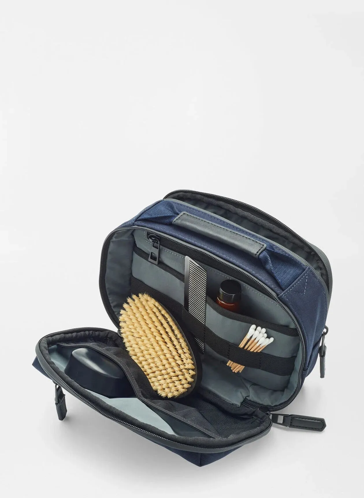 Peter Millar Pursuit Travel Kit in Navy