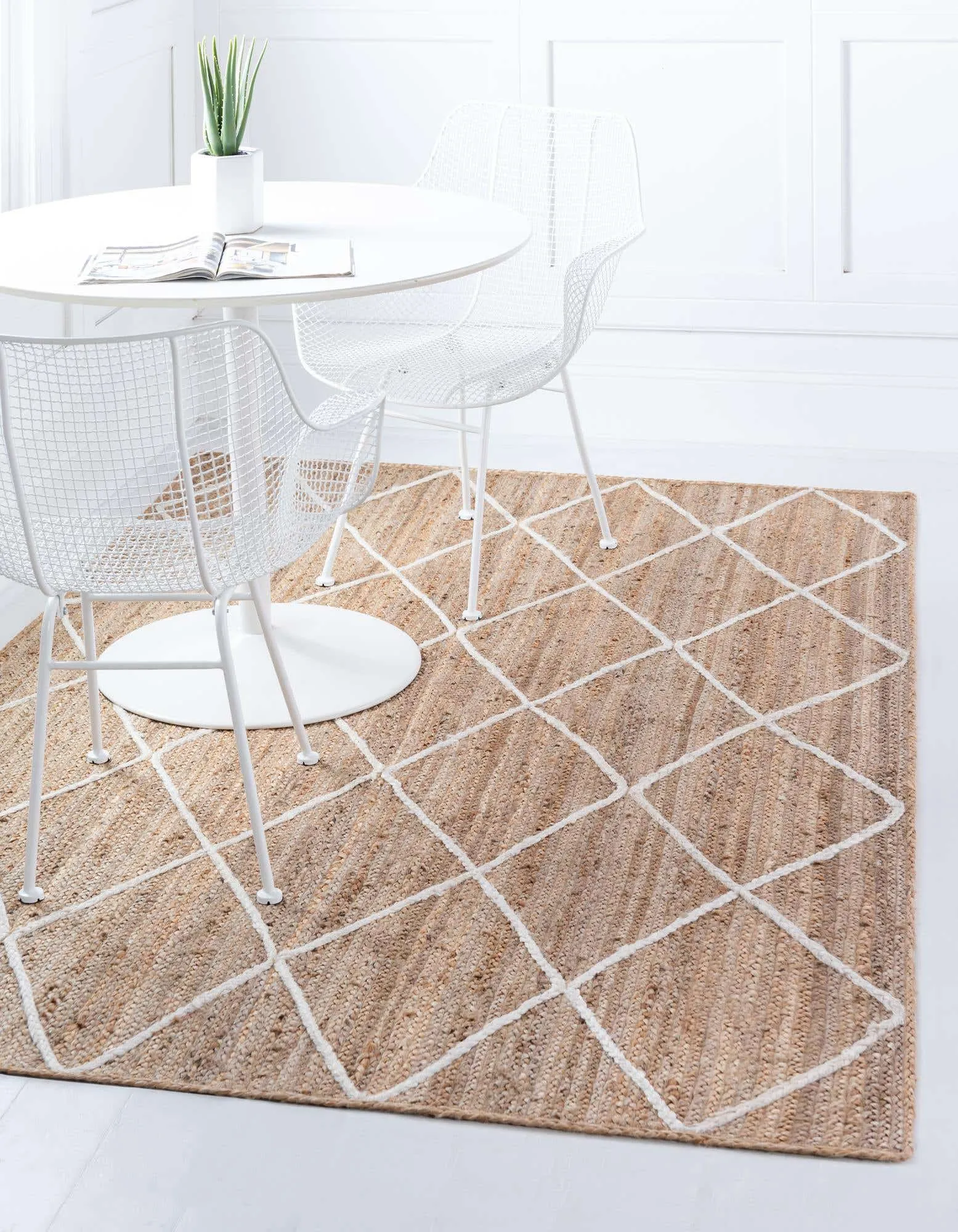 Trellis Braided Jute Rug