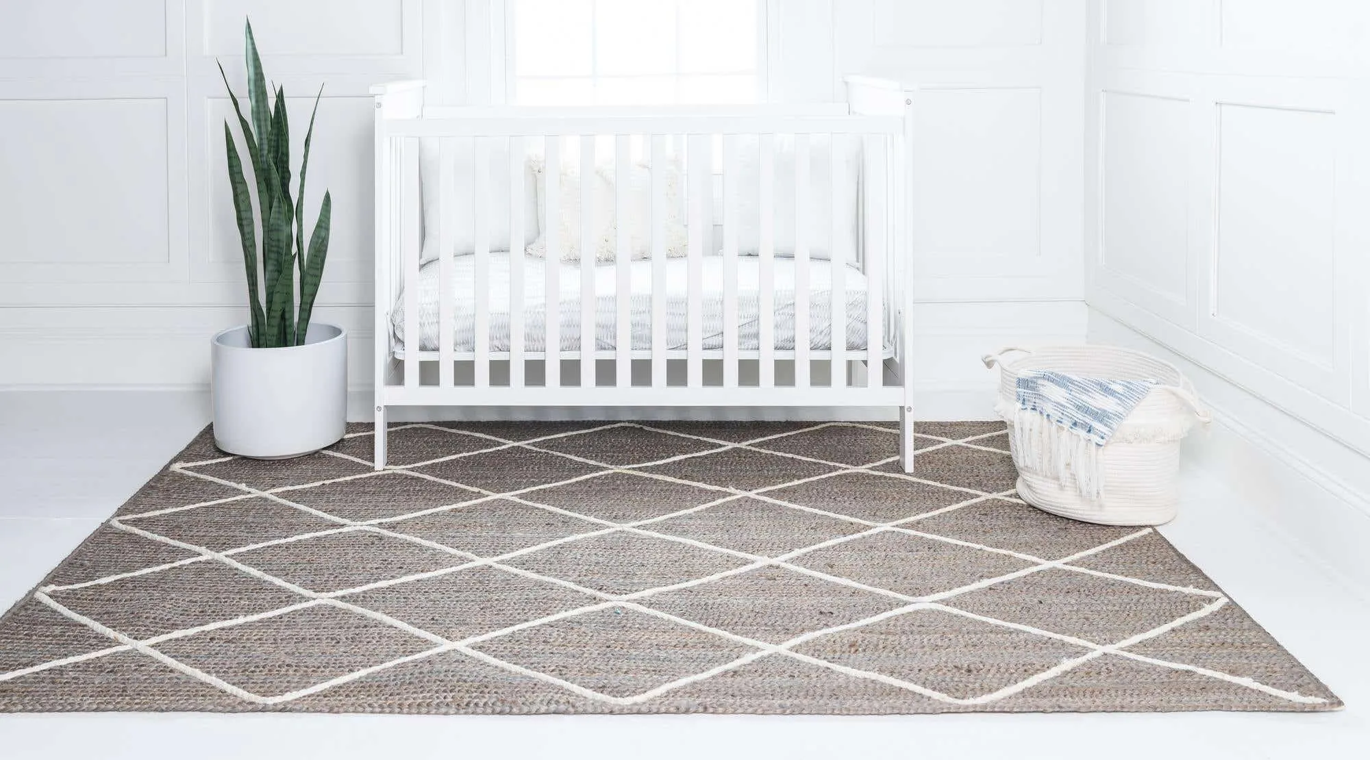 Trellis Braided Jute Rug