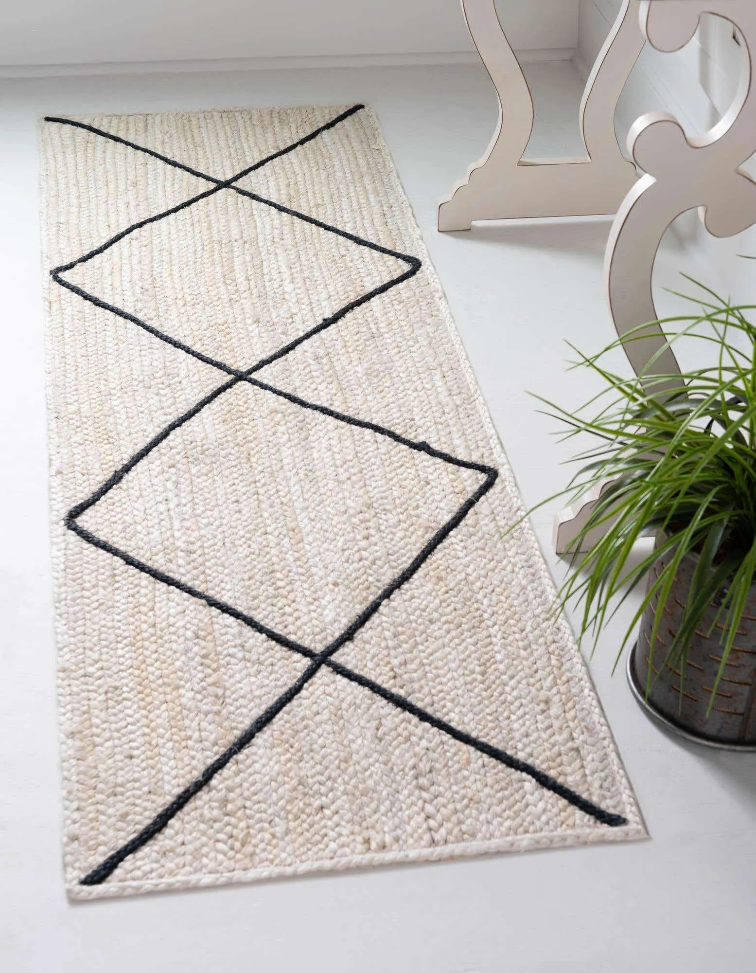 Trellis Braided Jute Rug