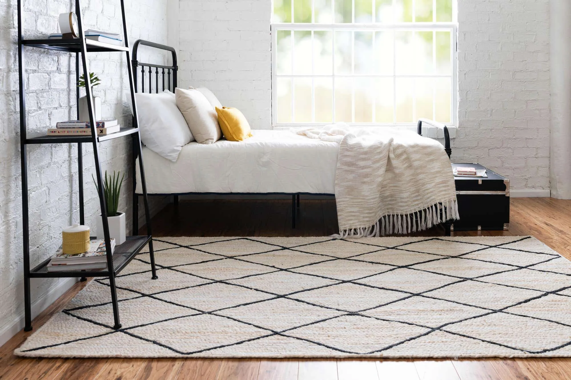 Trellis Braided Jute Rug